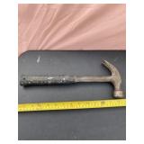 Eatwing straight claw hammer.