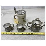 Wilton Armetale Plough Tavern lidded sugar bow,