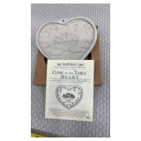 Pampered Chef "Come to the Table Heart" clay