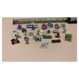Assorted vintage and modern collectible lapel