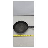 Cast iron pan
