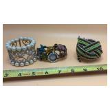 Costume Jewelry-pearl-style bracelet, a jeweled