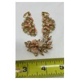 Brooch w matching earrings
