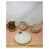 Hallï¿½s Superior bowl and pitcher, porcelain plate