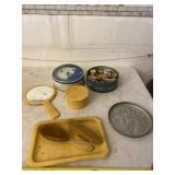 Tim witu thread, bathroom set witu brush, powder