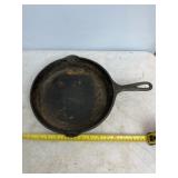DN cast iron skillet