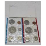 U S Mint 1975 Uncirculated Coin set