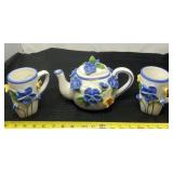 Burton & Burton tea cups and pot.