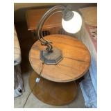 Table lamp with round table square bottom with