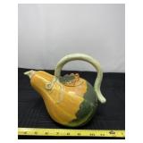 Gourd pitcher
