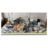 Kitchen utensils, knives, chopper, coffee Perker