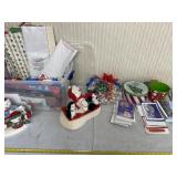 Tote with lid including all Christmas cards,