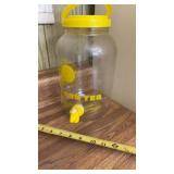 Anchor Hocking one-gallon glass sun tea jar with