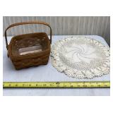 Longaberger 1989 basket with plastic liner and