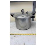 Presto Deluxe Pressure Cooker