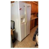 Frigidaire Side by Side Refrigerator Does work