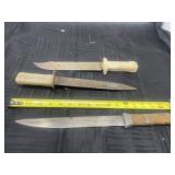 Finishing knife or bowie knife?