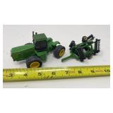 Toy, John Deere tractor 8870 and a disk fold up