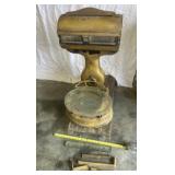 vintage barrel scale made by The Standard