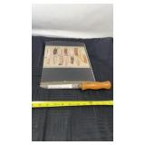 Knife book and knife made by Mark GRAVEEN