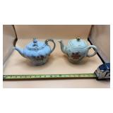 Shawnee Pottery teapot from the 1950s, featuring