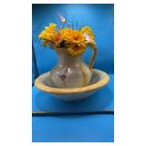 Ceramic wash basin and pitcher set features a