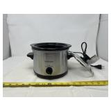Toastmaster 1.5 qt stainless steel slow cooker.