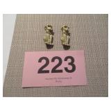 POODLE BROOCH GOLD TONE W/BOW TIE