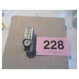 NEW GENEVA WOMANS QUARTZ WRIST WATCH