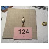 UNMARKED FLORAL PENDANT