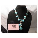 VTG FAUX TURQUOIS/PEARL NECKLACE