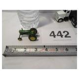 ERTL JOHN DEERE 50 1:64 SCALE