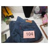 569 LEVI 36 X 34 JEANS