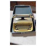 1960s Royal Safari portable typewriter & case
