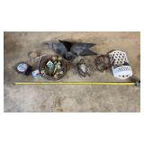 Home Decor 20 Ft Zinc Chain, Plastic Eagles