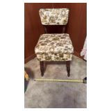 Vintage Stump Home Specialities Sewing Chair with