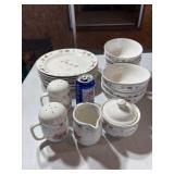 Thomson Pottery china set features a delicate