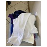 Tote without lid of pattern material.