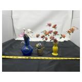 Fake flowers with small flower vases