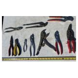 various hand tools, primarily pliers and cutting