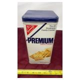 Metal Nabisco premium saltine cracker tin box