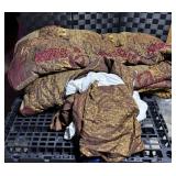 Comforter & Bedskirt Full/Queen