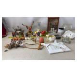 Vtg Salt & Pepper Shakers, Silver Plated Tea Pot,