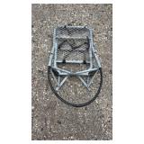 Portable climbing tree stand platform