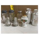 One lot of salt and pepper shakers, glass,