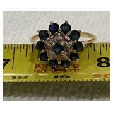 14K yellow gold flower-shaped ring featuring a