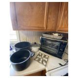 Small crockpot, rooster pot holder, Hamilton