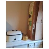 Cooker, Christmas tree and Christmas decorations