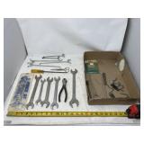 Wrench set, wrenches, angle hooks, scissors, peg