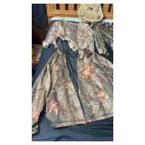 Camo hunting gear all extra large, except one on